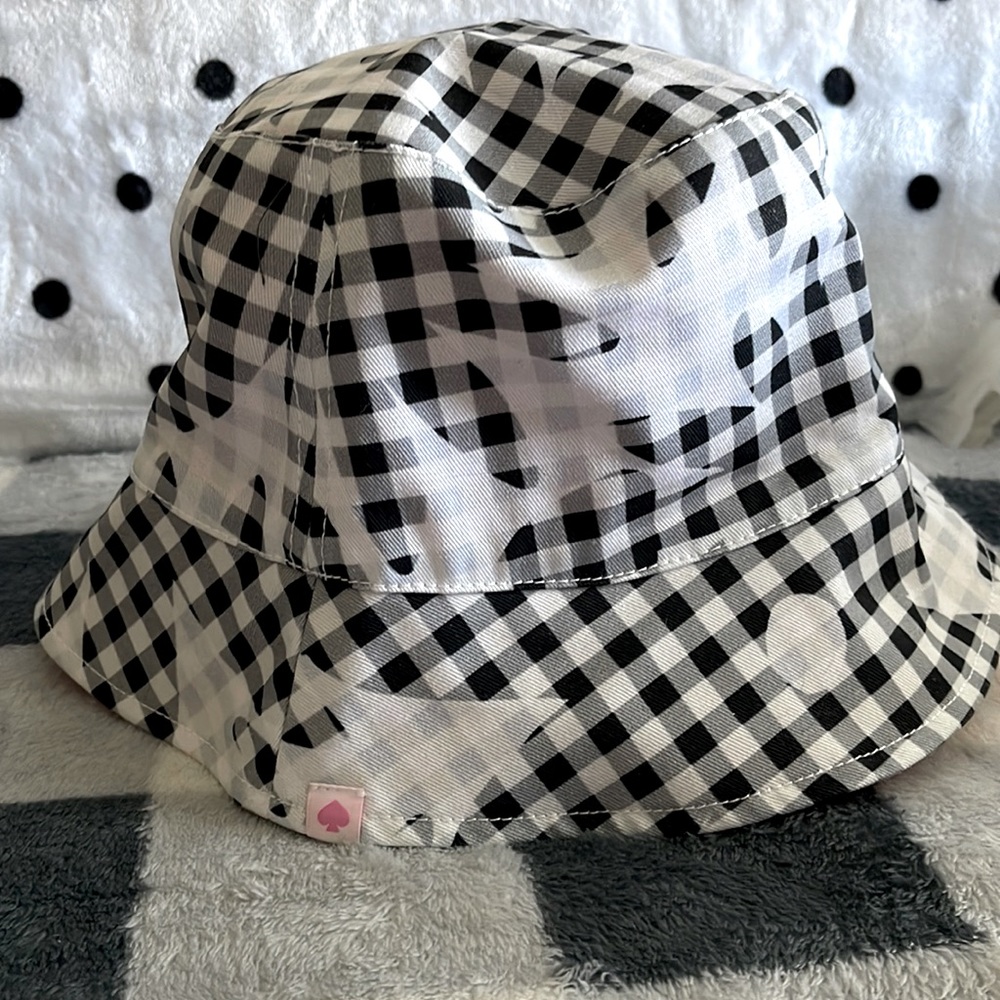 Bucket hat